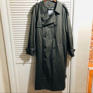 Mens London Fog Trench Coat with Liner - 42R